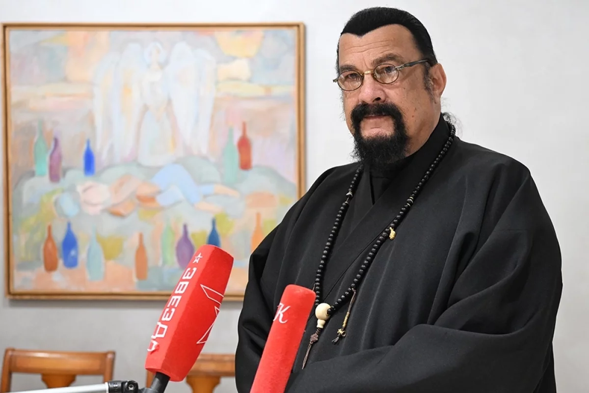 Read more about the article Чайка Стивен. Американский кинорежиссер займется грязным пластиком в России