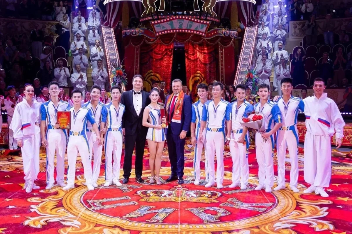 Read more about the article Восторг на Фонтанке. IV фестиваль циркового искусства «Без границ» завершён