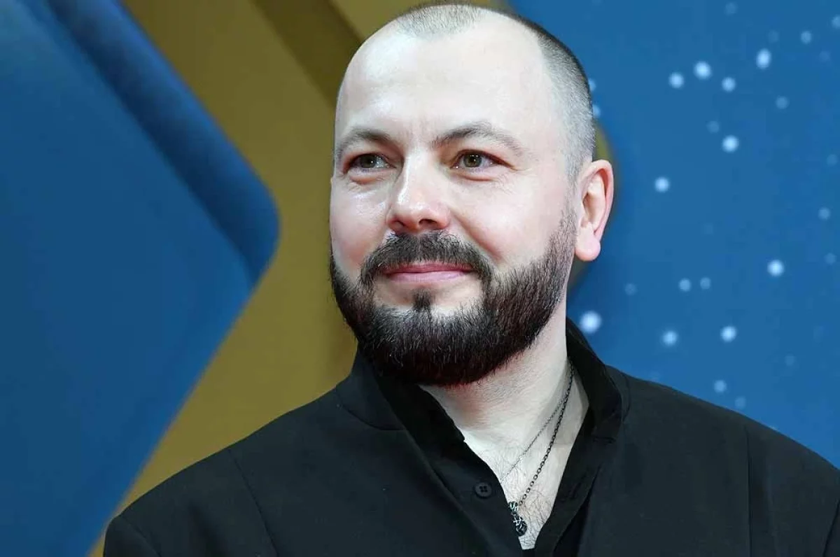 Read more about the article Силы — в детях. Как живет Ярослав Сумишевский после гибели жены