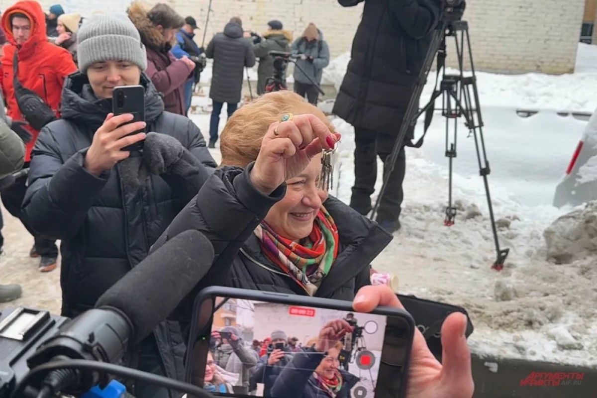 Read more about the article «Может выкинуть вещи». Адвокат Зуй рассказала о выселении Долиной