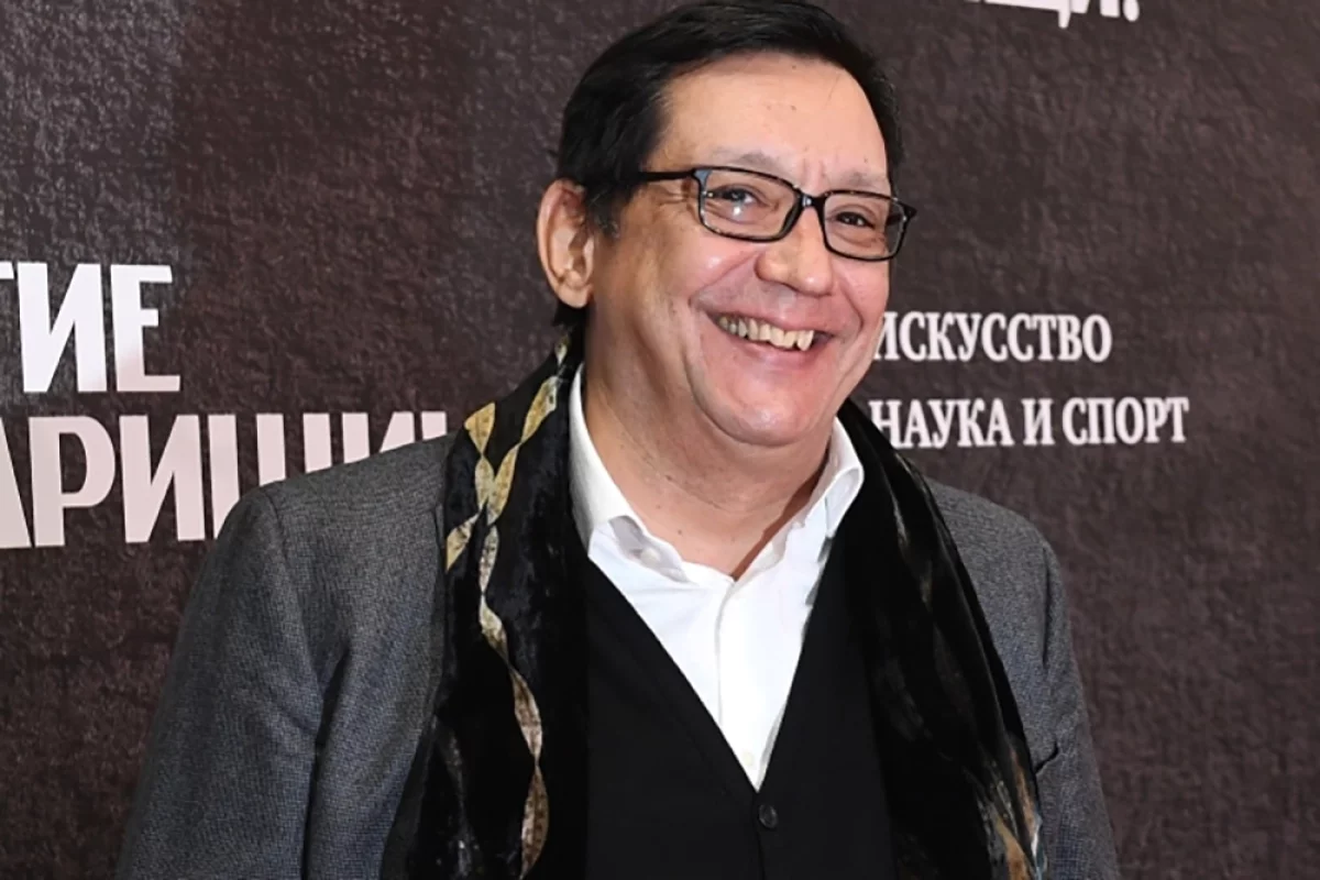 Read more about the article Сын мэтра, сам мэтр. Взгляните на Егора Кончаловского, отмечающего 60-летие