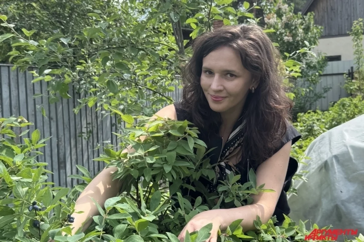 Read more about the article «Варенье варим на костре». Актриса Янина Мелехова не мыслит жизни без дачи