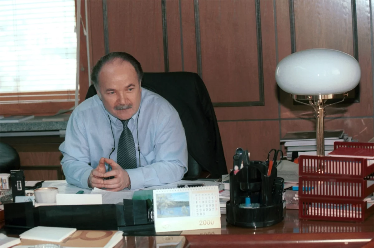 Read more about the article Нашел жену во ВГИКе, спасал театр. Один брак и два театра Николая Губенко